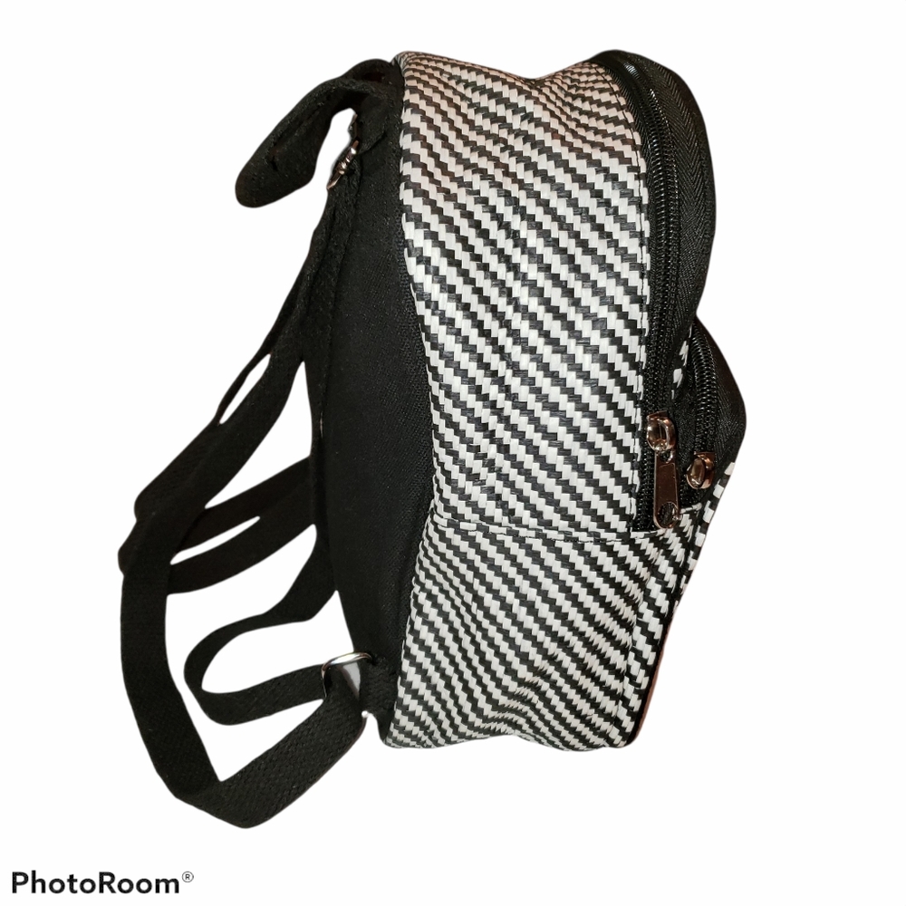 Mini Black/White Checked Backpack. - image 3